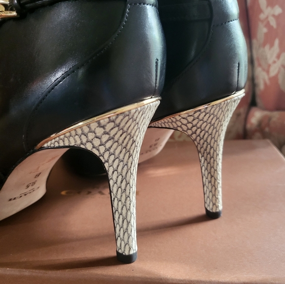 RARE COACH Black Leather Snake Printed Ankle Boots Heels NWT 9.5 - Picture 4 of 8